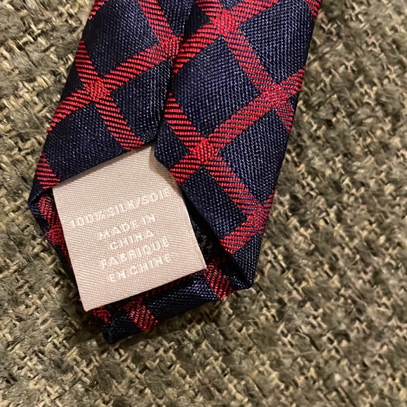 Nordstrom red navy pattern narrow silk tie - Picture 3 of 5